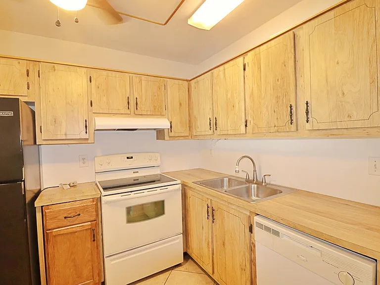 831 Timberview Dr #C — Photo 7