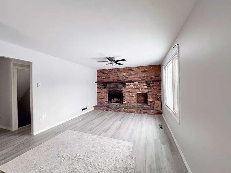 4 bed, 2.0 bath, 1500 sqft, $1,450 — Photo 3