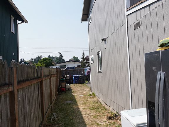 4th image of 24404 15th Ave S