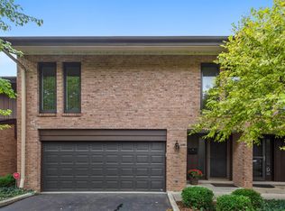 1817 Wildberry Dr #32-A, Glenview, IL 60025
