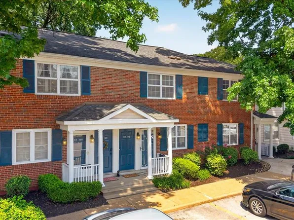 9194 Wrenwood Ln, Saint Louis, MO 63144