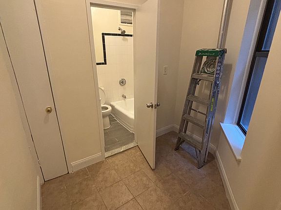 3rd image of 1505 Lexington Ave APT 3C