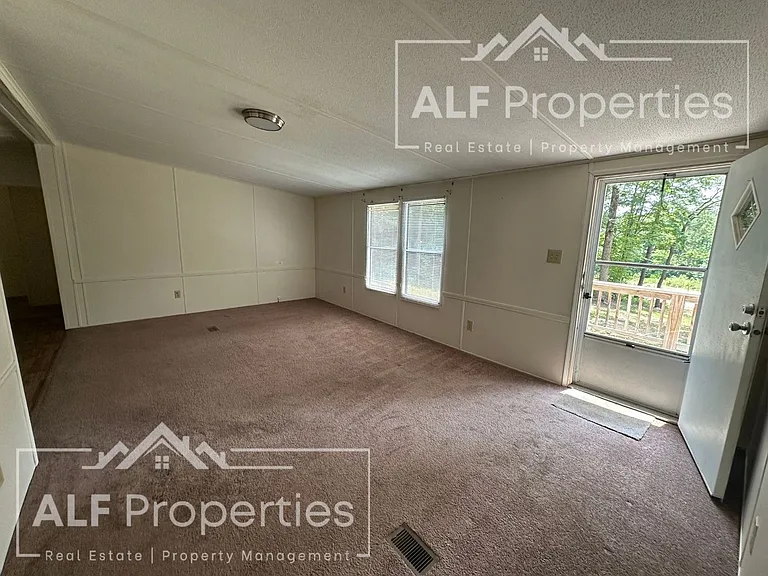 368 Plantation Dr — Photo 3