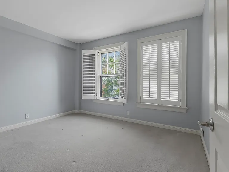 329 Belt Ave #402 — Photo 9