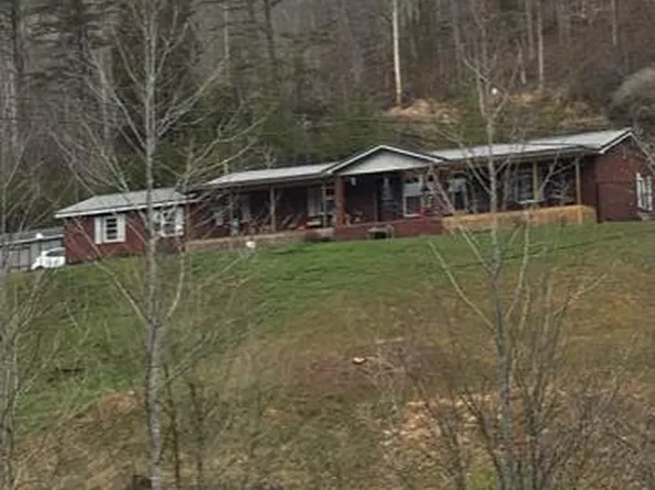 1606 Honeysuckle Ln, Staffordsville, KY 41256
