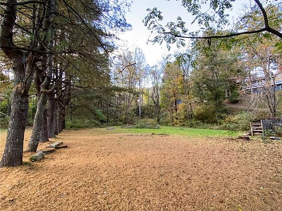 5th image of 77 Sloan Dr