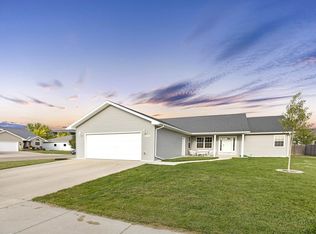 2216 16th Ave W, Williston, ND 58801