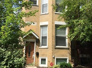 1926 W Oakdale Ave, Chicago, IL 60657