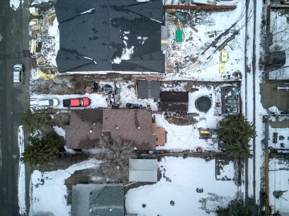 9717 159th St NW, Edmonton, AB T5P 2Z4