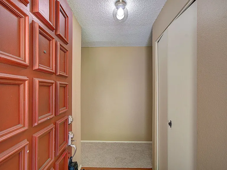 12516 NE 5th St — Photo 7
