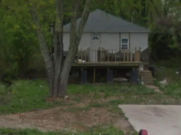 203 E 5th St, Dixon, MO 65459