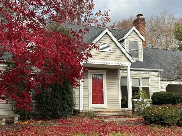 32443 S Burr Oak Dr, Solon, OH 44139