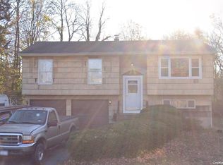 30 Highland Rd, Brentwood, NY 11717