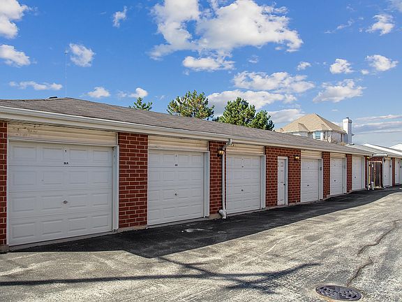 3rd image of 16690 Liberty Cir #3