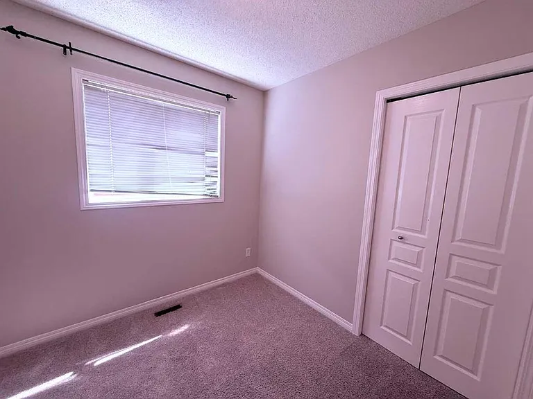 952 Taradale Dr NE — Photo 20