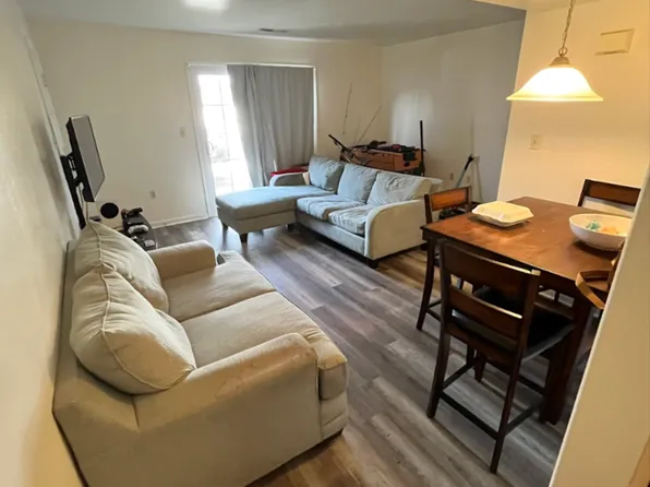 311 Loudon Rd APT 311, Blacksburg, VA 24060