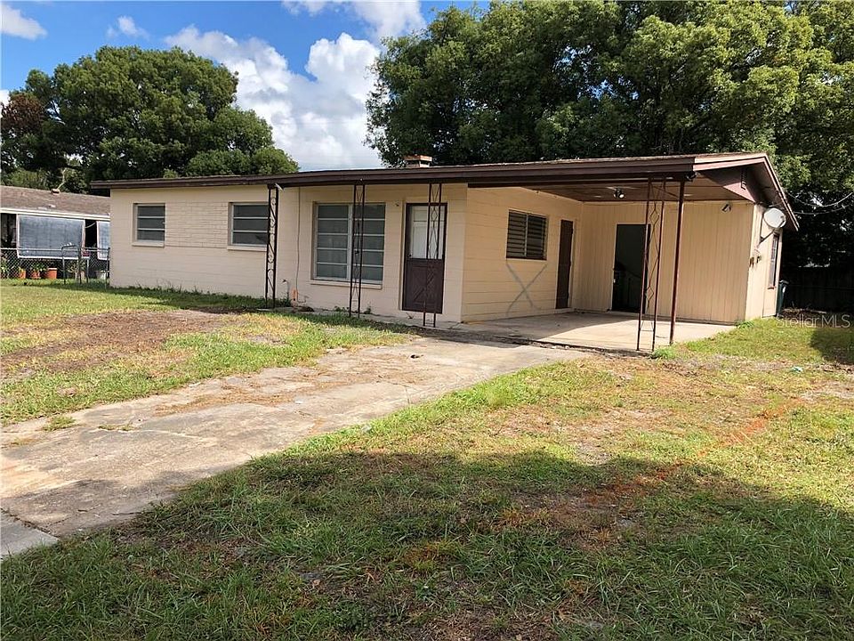 2nd image of 2821 Paine Ln