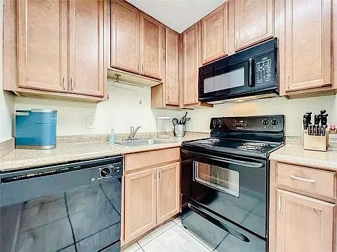 4th image of 2521 N Alafaya Trl APT 37