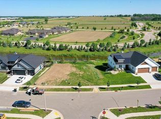 6243 Fountainhead Cir #65, Deforest, WI 53532