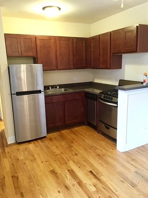 1st image of 815 W Cornelia Ave #A211