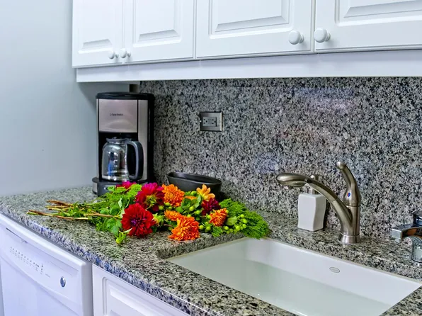 500 East 77th Street image 2 of 4