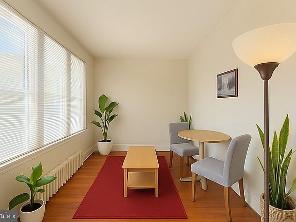 3rd image of 2240 40th St