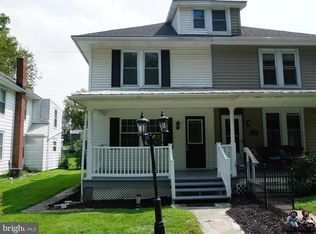 831 York St, Mount Wolf, PA 17347