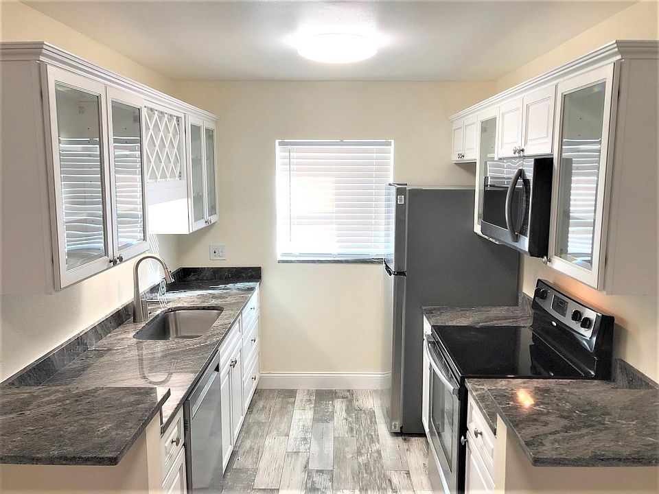 1st image of 150 41st Ave N APT 109