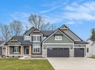 4688 Hidden Ridge Dr, Hudsonville, MI 49426