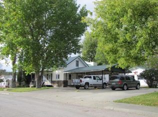 921 Wood St, Newcastle, WY 82701