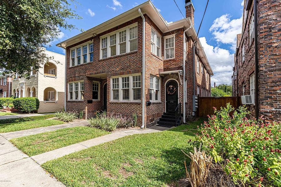 Herschel Street View