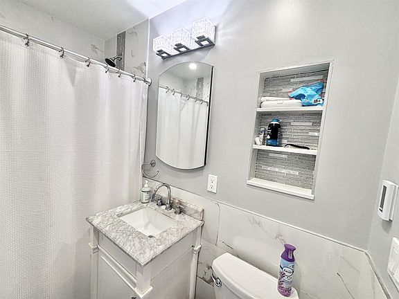 4th image of 40 Boston Ave #3