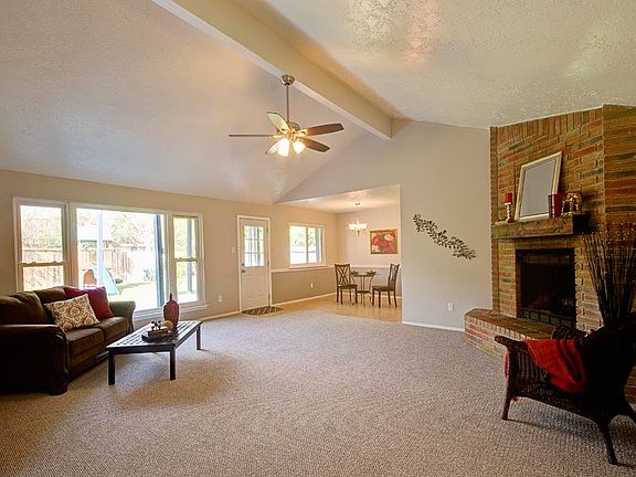 2nd image of 2820 Wood Hollow Dr