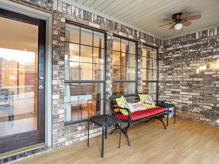 1424 Cobblestone Dr — Photo 32