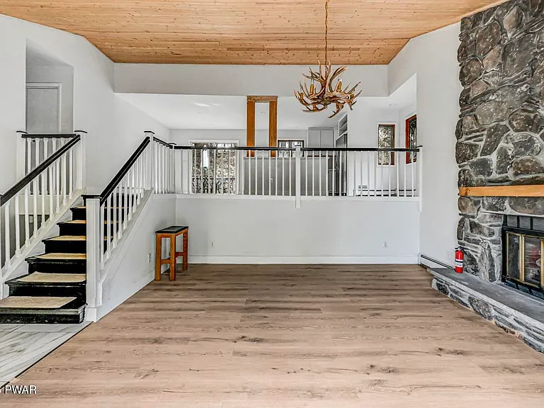 49 Lake View Dr #14 — Photo 4