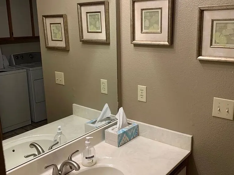 2941 Adrian Ave — Photo 6
