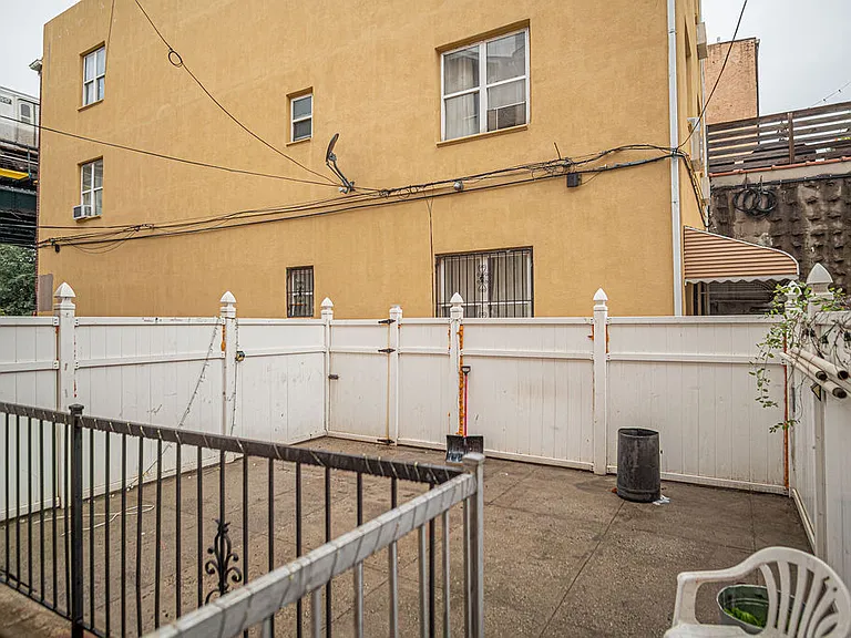 475 Hart St #1B — Photo 6