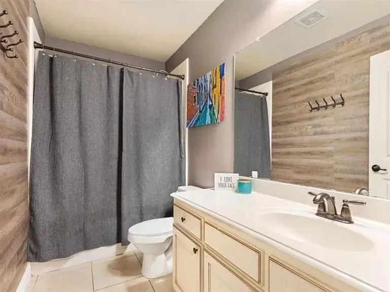 1052 Lufkin Ln — Photo 19