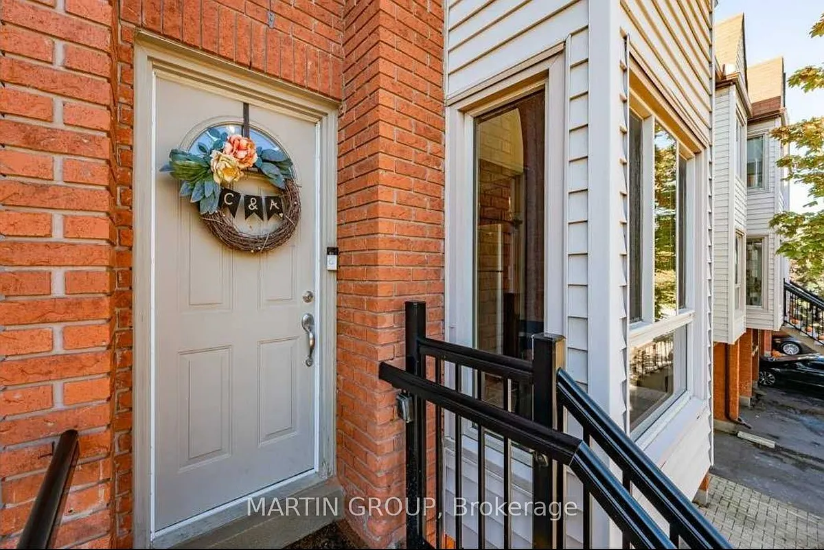 Building Photo - 895 Maple Ave #514