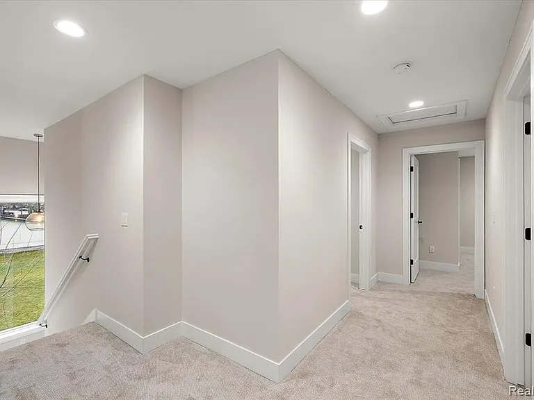 2921 Walsh Dr — Photo 27