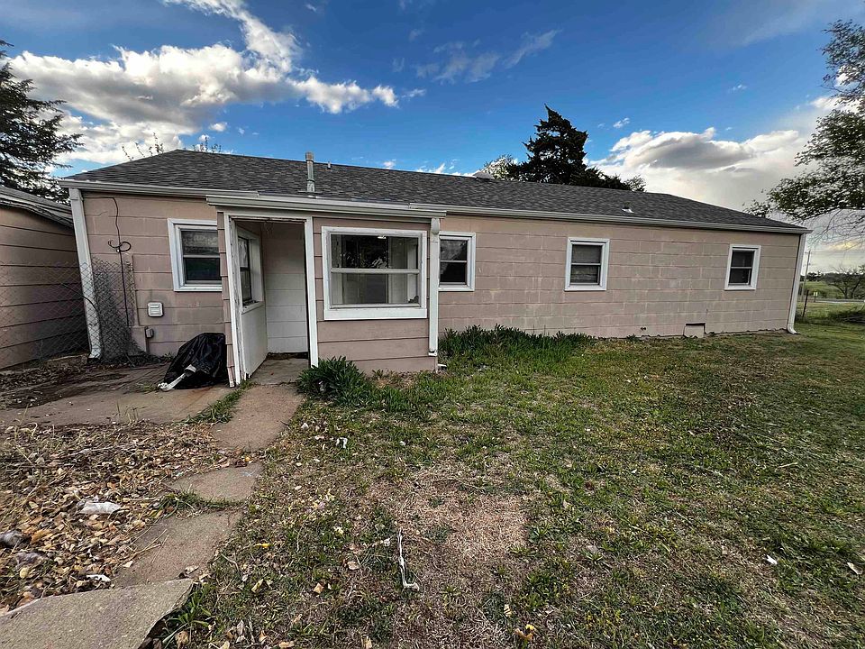 2nd image of 111 25th St