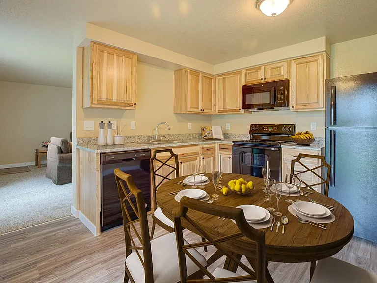 BROOK HOLLOW APARTMENTS — Photo 15