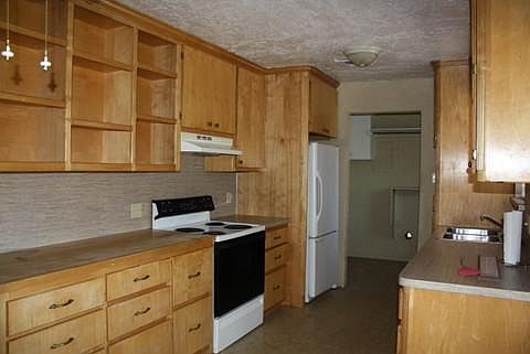 2nd image of 1602 SE Hillcrest Ave