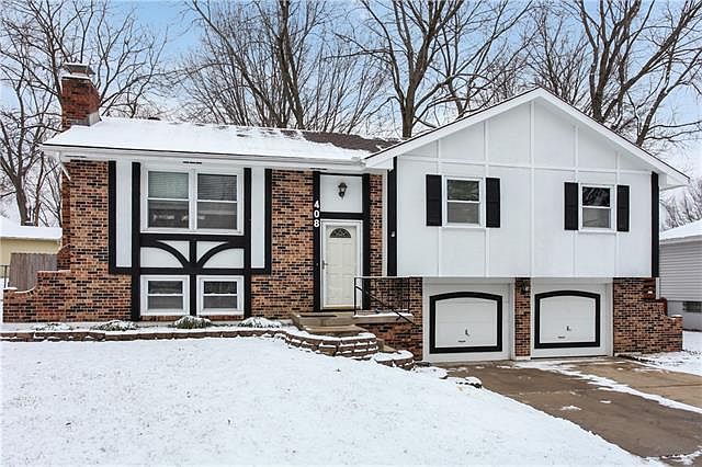 1st image of 408 NE Grant Dr