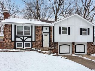 408 NE Grant Dr, Blue Springs, MO 64014