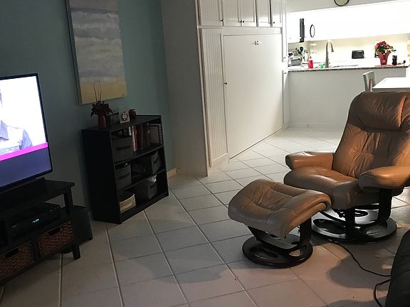 5th image of 6905 Thomas Dr Unit 909