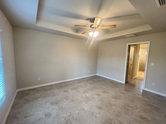 5th image of 809 NE 44th Ln