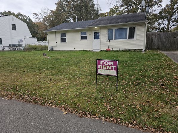 216 Lake Crystalbrook Dr