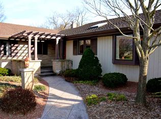 2530 Cherokee Rd, Janesville, WI 53545