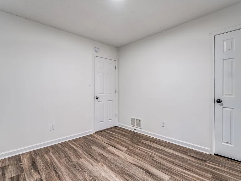 2551 Parkview Dr — Photo 23